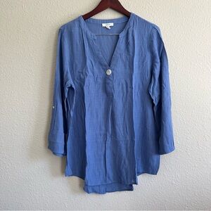 Como Blu • Blue V-Neck Button Top